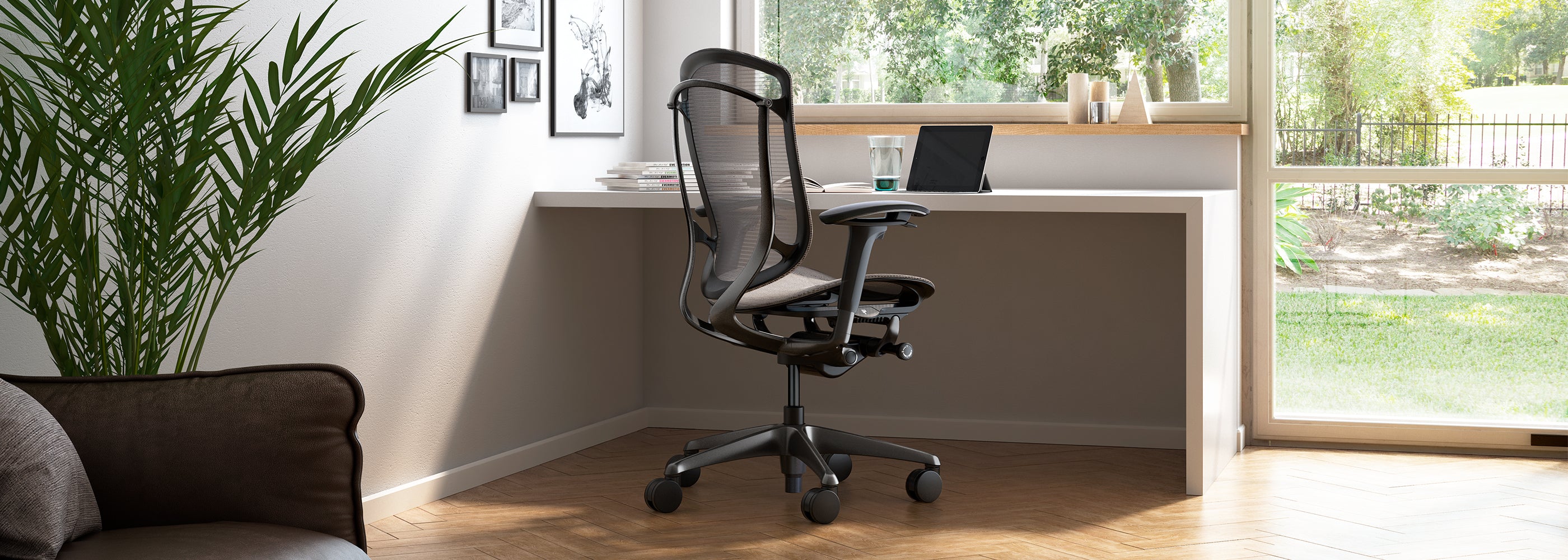 專為使用電腦而設計的椅子，提供良好的腰部和背部支撐